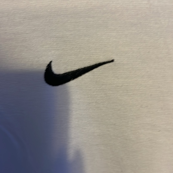 The nike tee white crop top size small - Picture 4 of 5